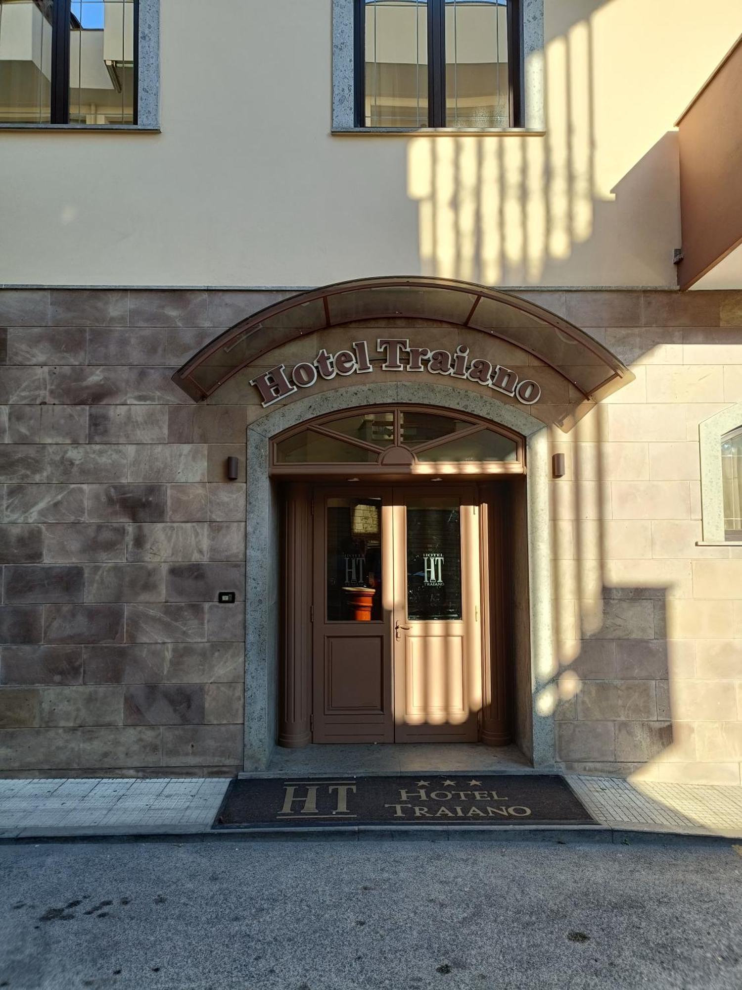 Hotel Traiano Civitavecchia Eksteriør billede