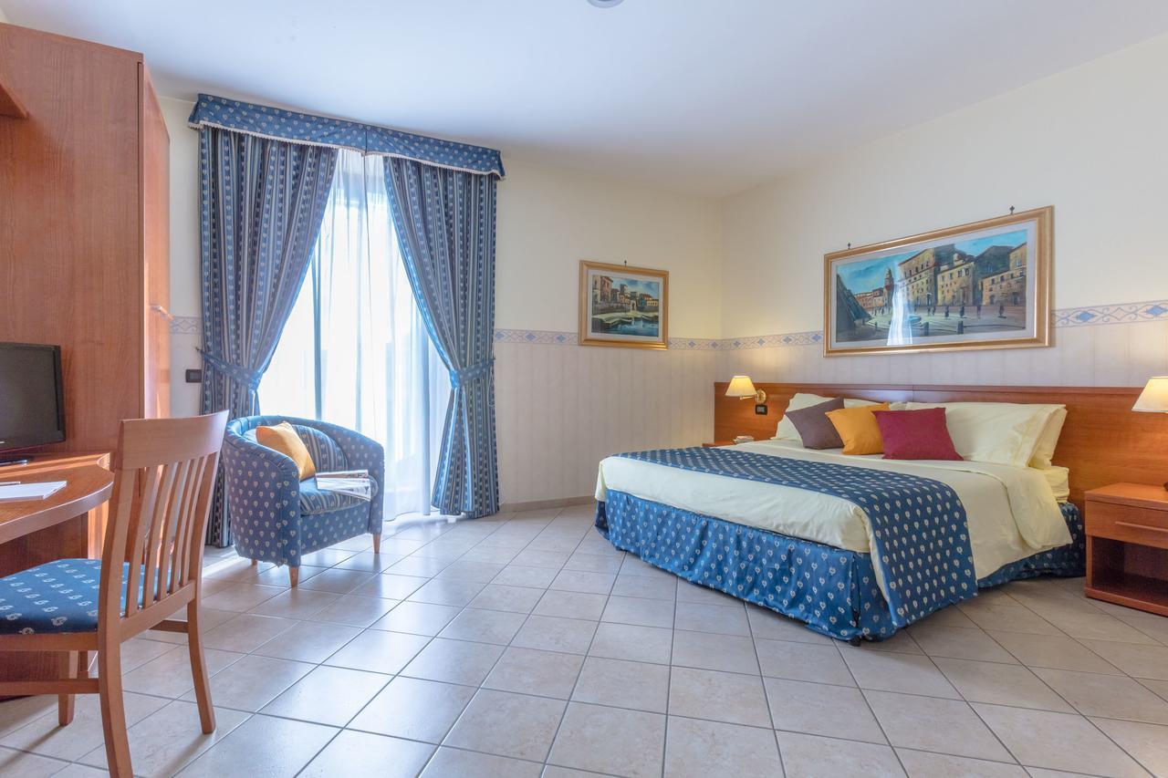Hotel Traiano Civitavecchia Eksteriør billede