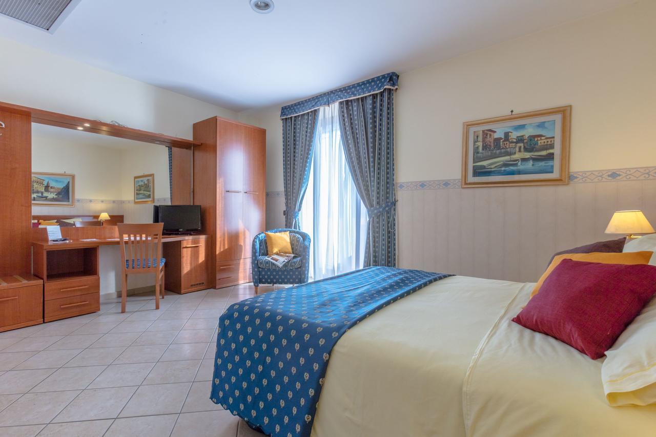 Hotel Traiano Civitavecchia Eksteriør billede