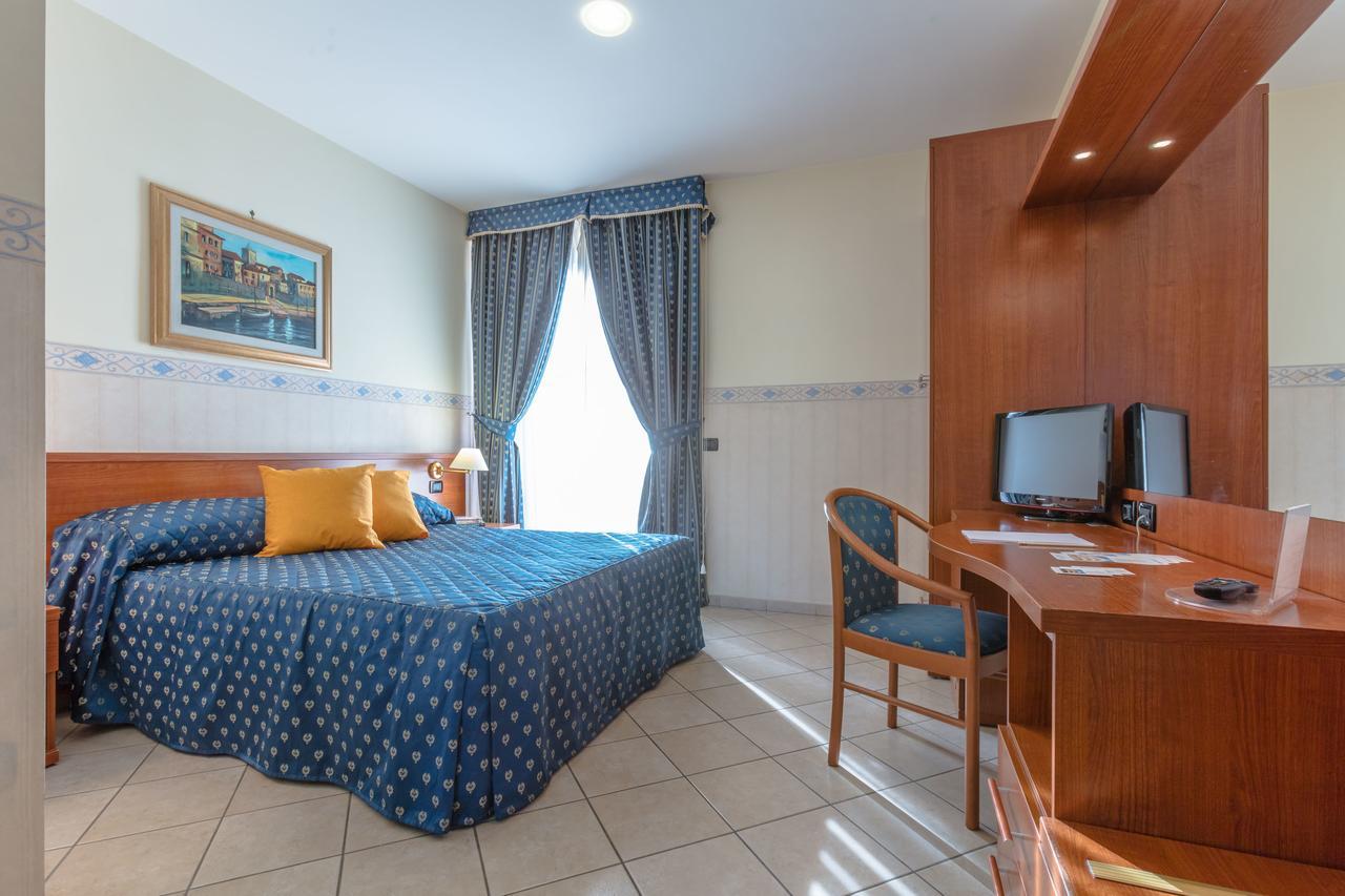 Hotel Traiano Civitavecchia Eksteriør billede