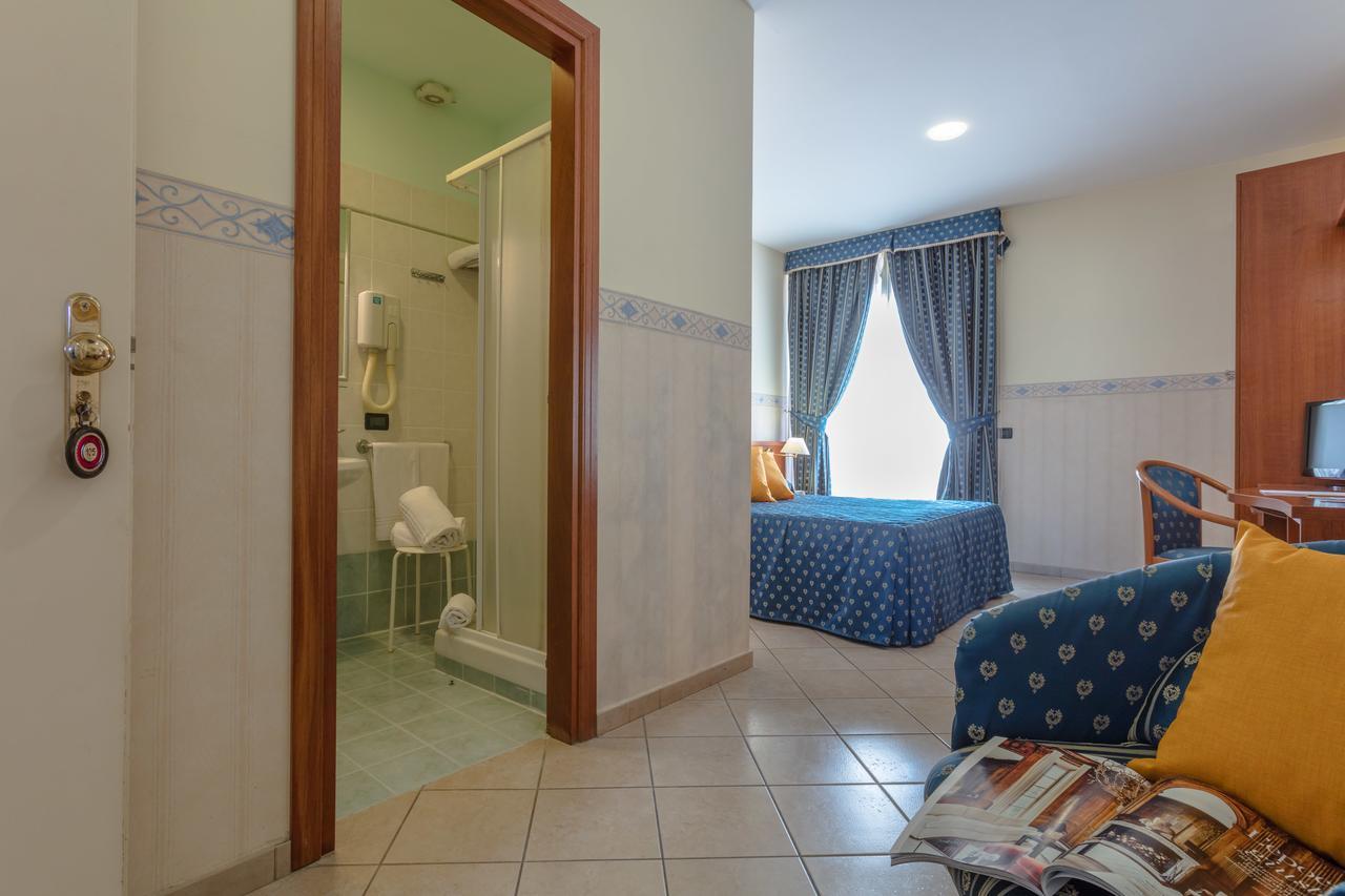 Hotel Traiano Civitavecchia Eksteriør billede